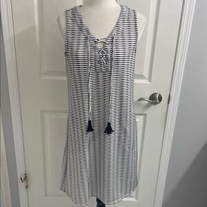 Tribal Black & White Striped Dress V Neck with Ties Sleeveless Pockets Sz S